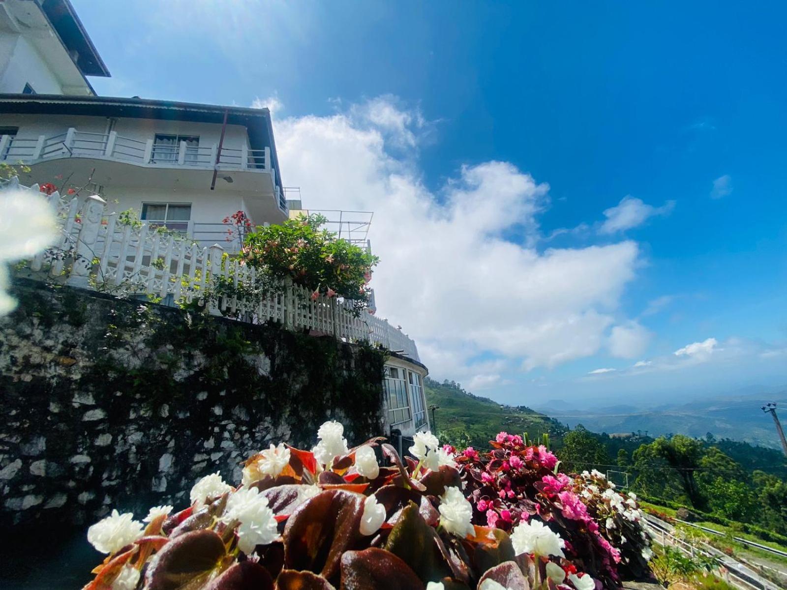 Grand Glorious Hotel Haputale Exterior photo